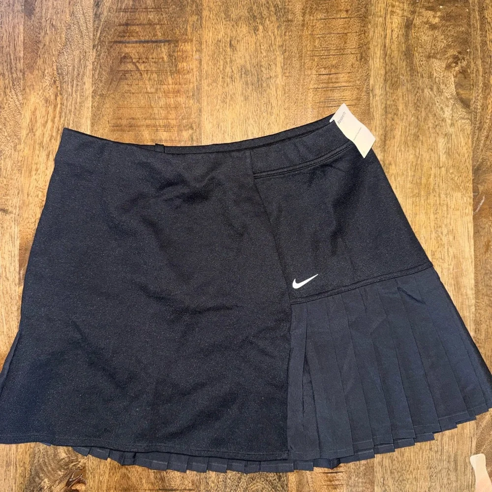 Nike Black Pleated Side-Panel Sport Skirt